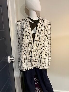 Express Women's Cream and Black Windowpane Tweed Blazer